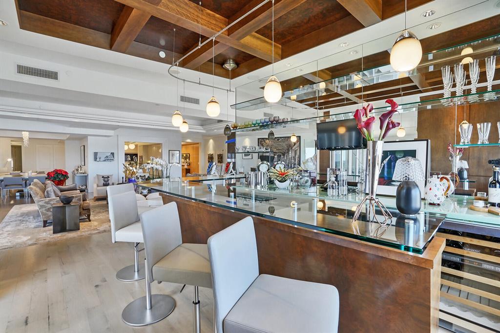 ESPLANADE GRANDE CONDO - Residential