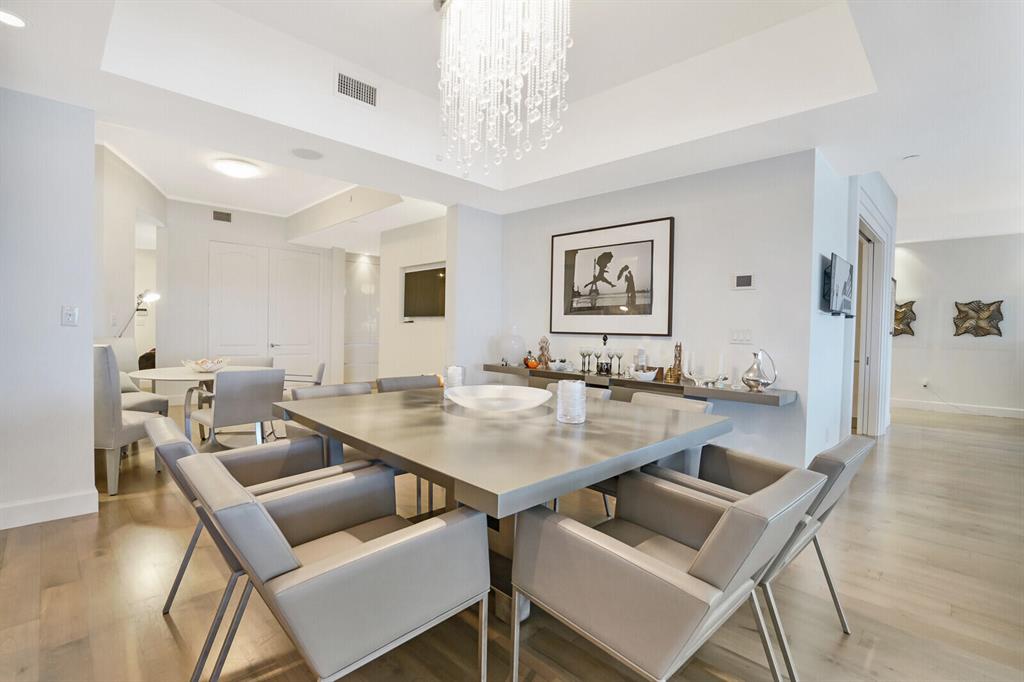 ESPLANADE GRANDE CONDO - Residential