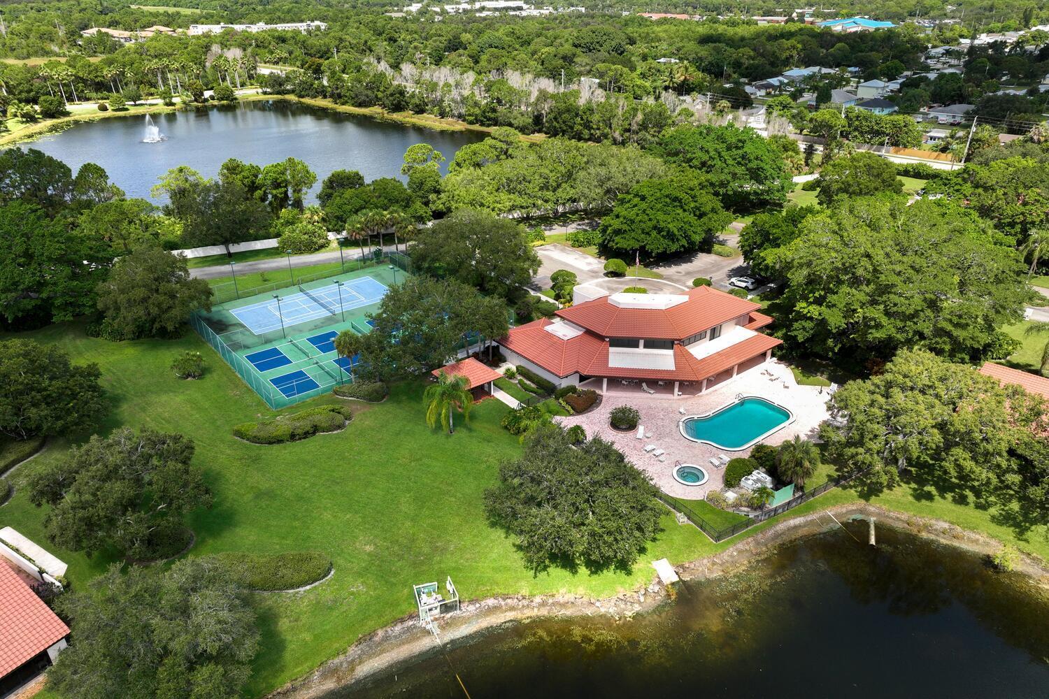 MONTEGO COVE CONDO - Residential