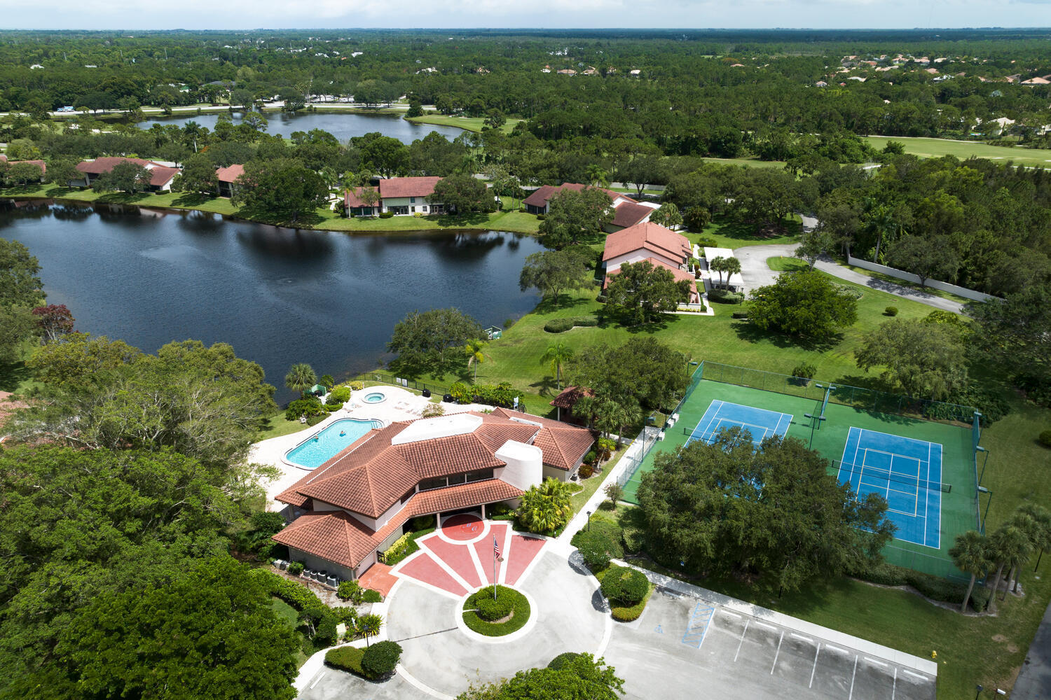 MONTEGO COVE CONDO - Residential