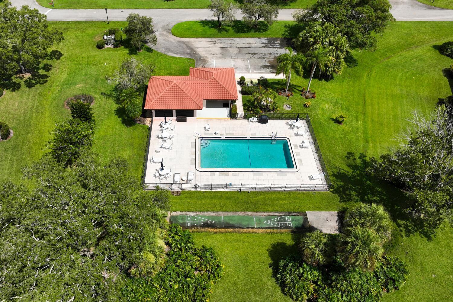 MONTEGO COVE CONDO - Residential