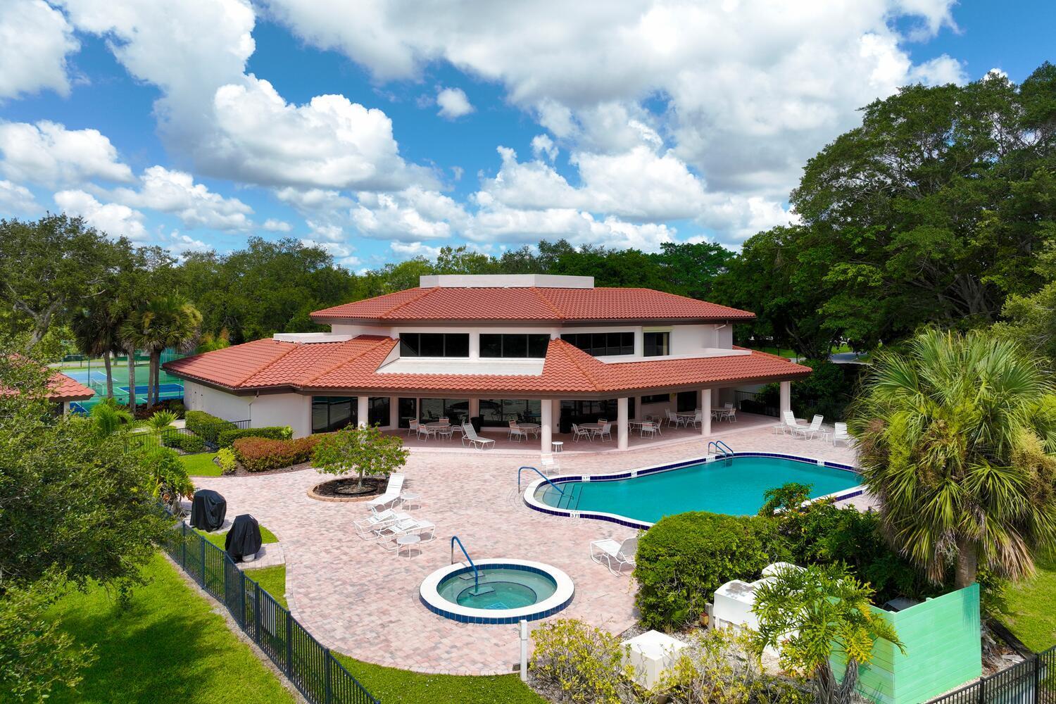 MONTEGO COVE CONDO - Residential