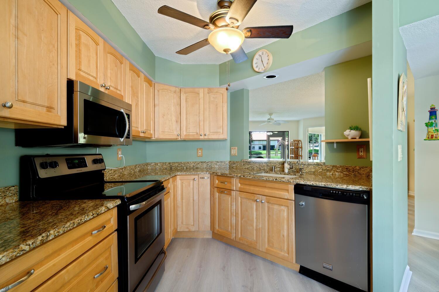 MONTEGO COVE CONDO - Residential