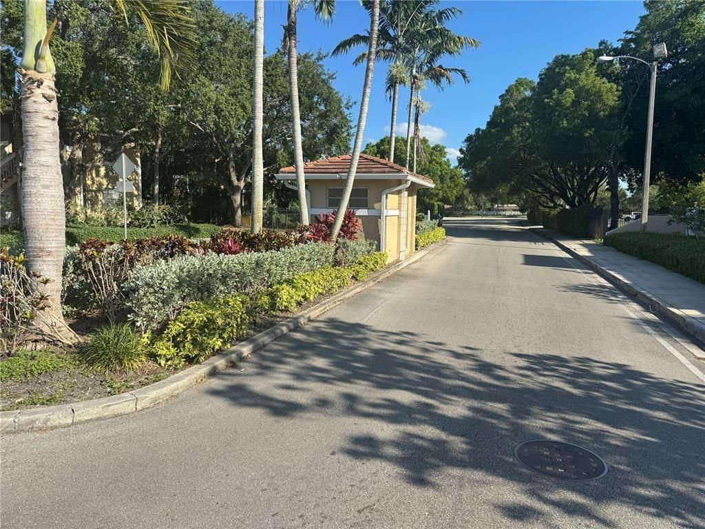 Photo of 10137 twin lakes Dr #10137, Coral Springs, FL 33065 (MLS # F10446769)