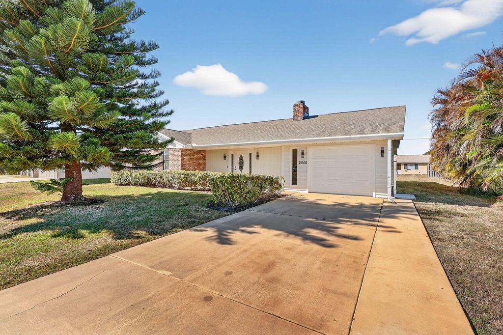 Photo of 2058 SE Watercrest Street, Port Saint Lucie, FL 34984 (MLS # R11159954)