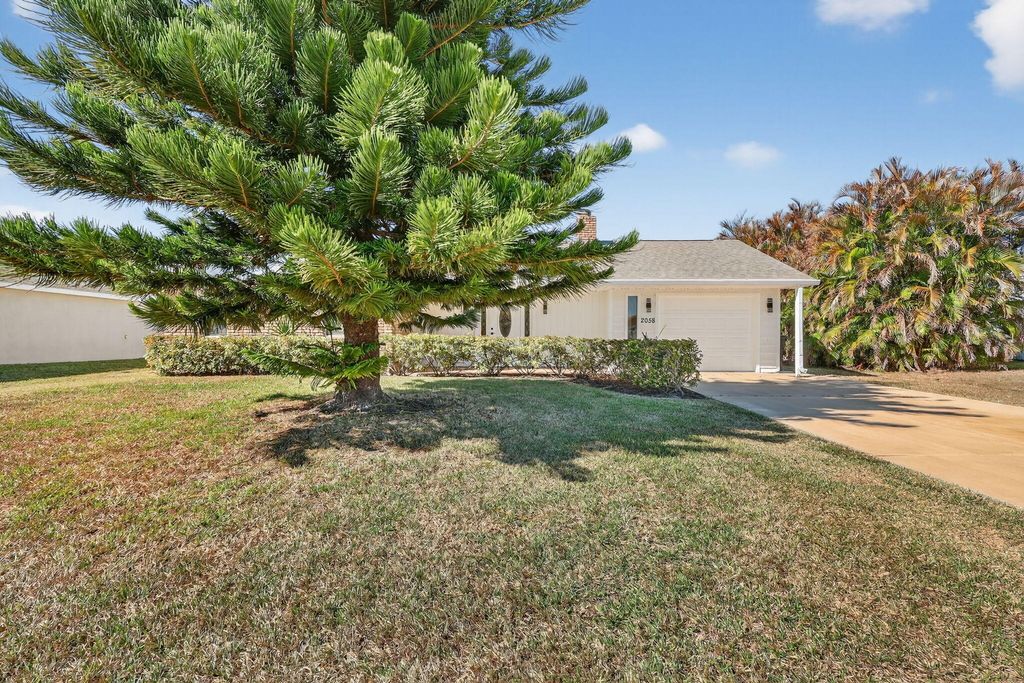 Photo of 2058 SE Watercrest Street, Port Saint Lucie, FL 34984 (MLS # R11159954)