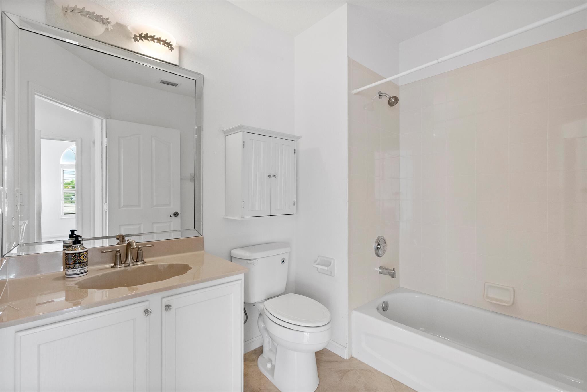 JENSEN BEACH COUNTRY CLUB - Residential