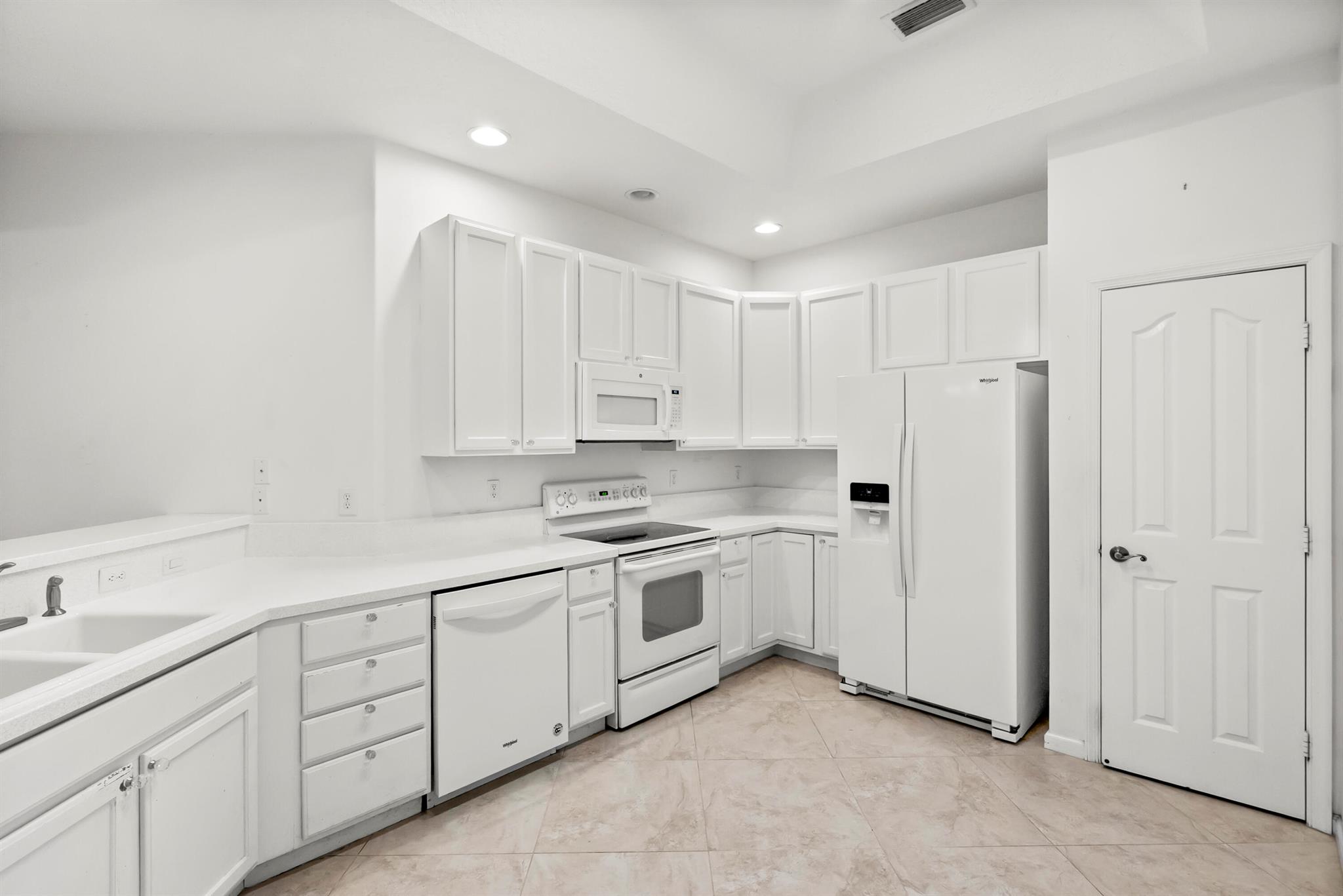 JENSEN BEACH COUNTRY CLUB - Residential