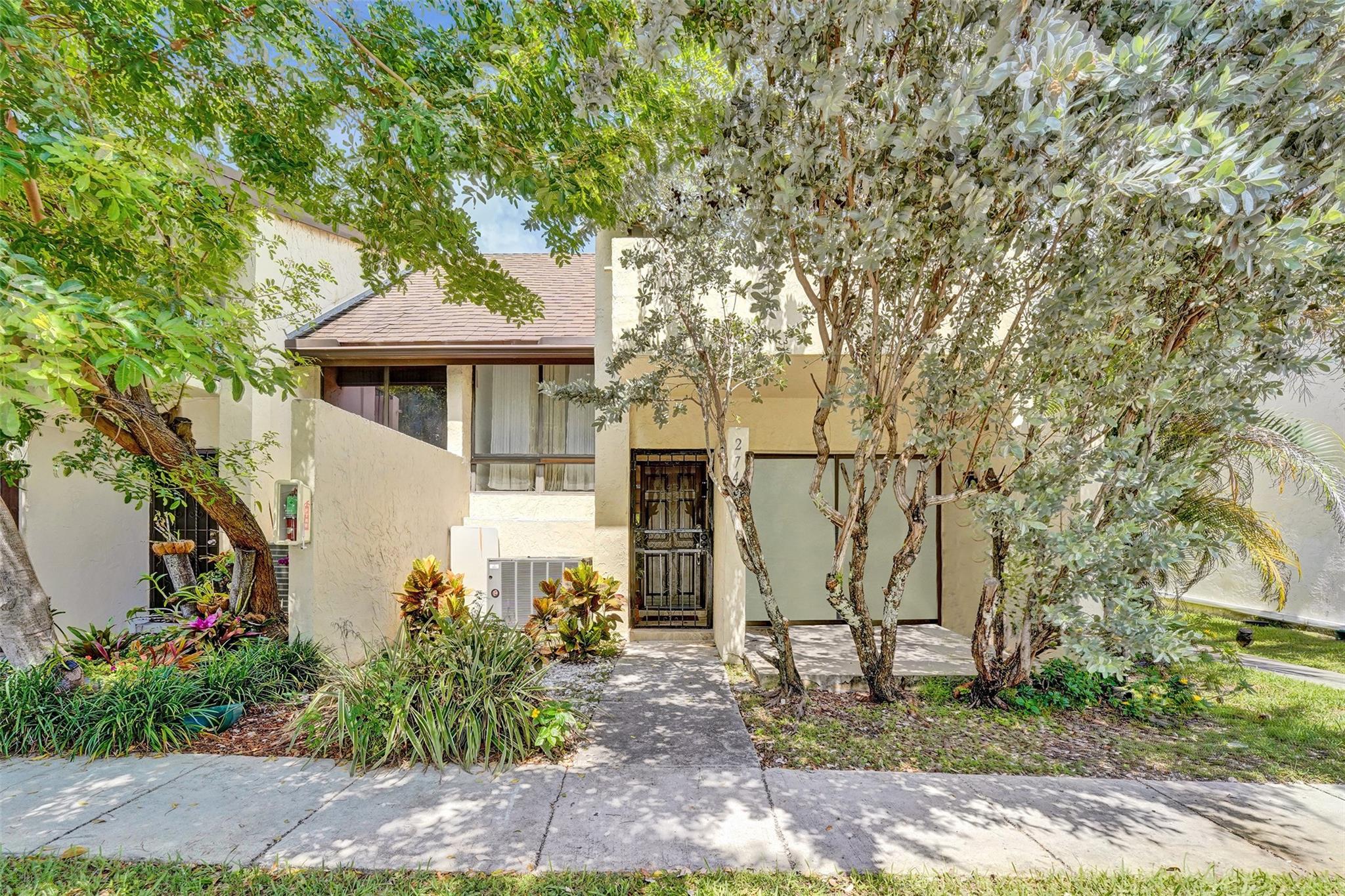 19220 NE 25th Ave 274B, Miami, FL, 33180/$499,000 1 19220 NE 25th Ave 274B