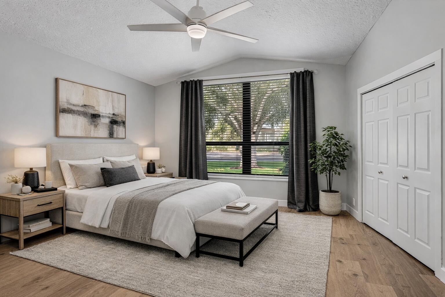 DELRAY LAKES - Residential