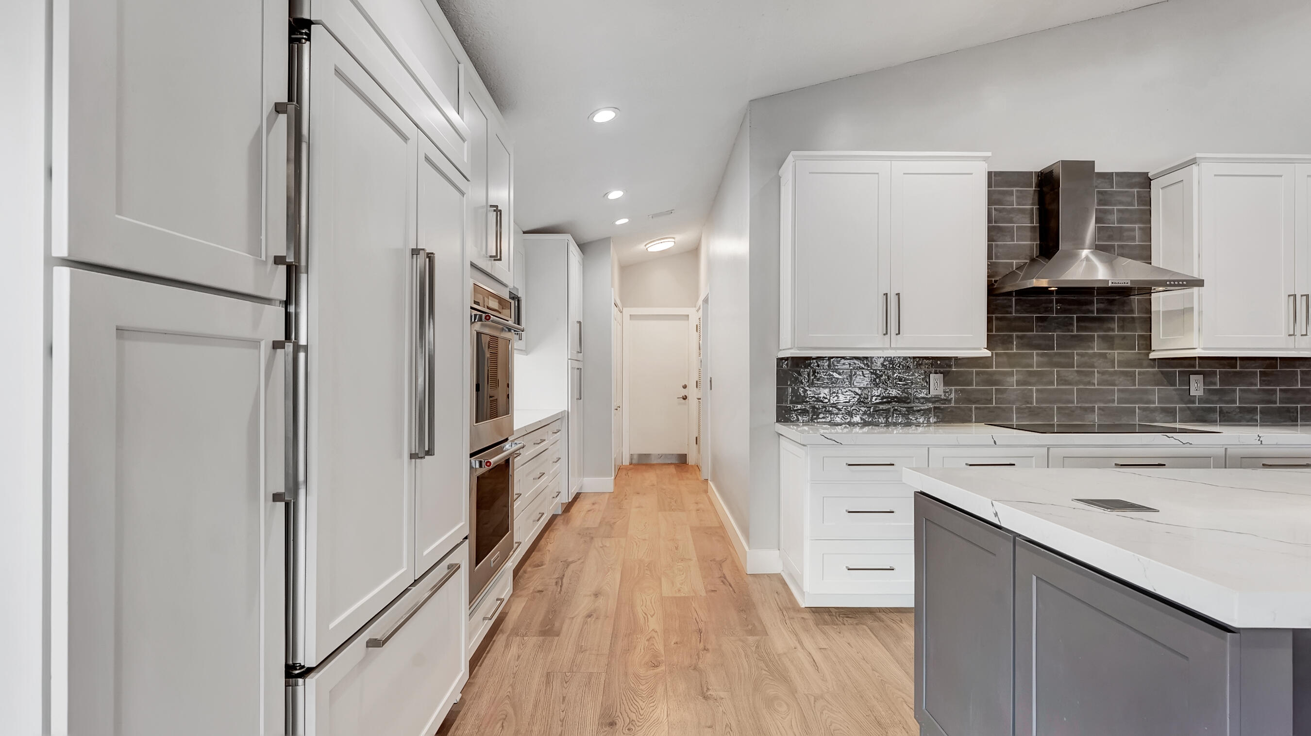 DELRAY LAKES - Residential