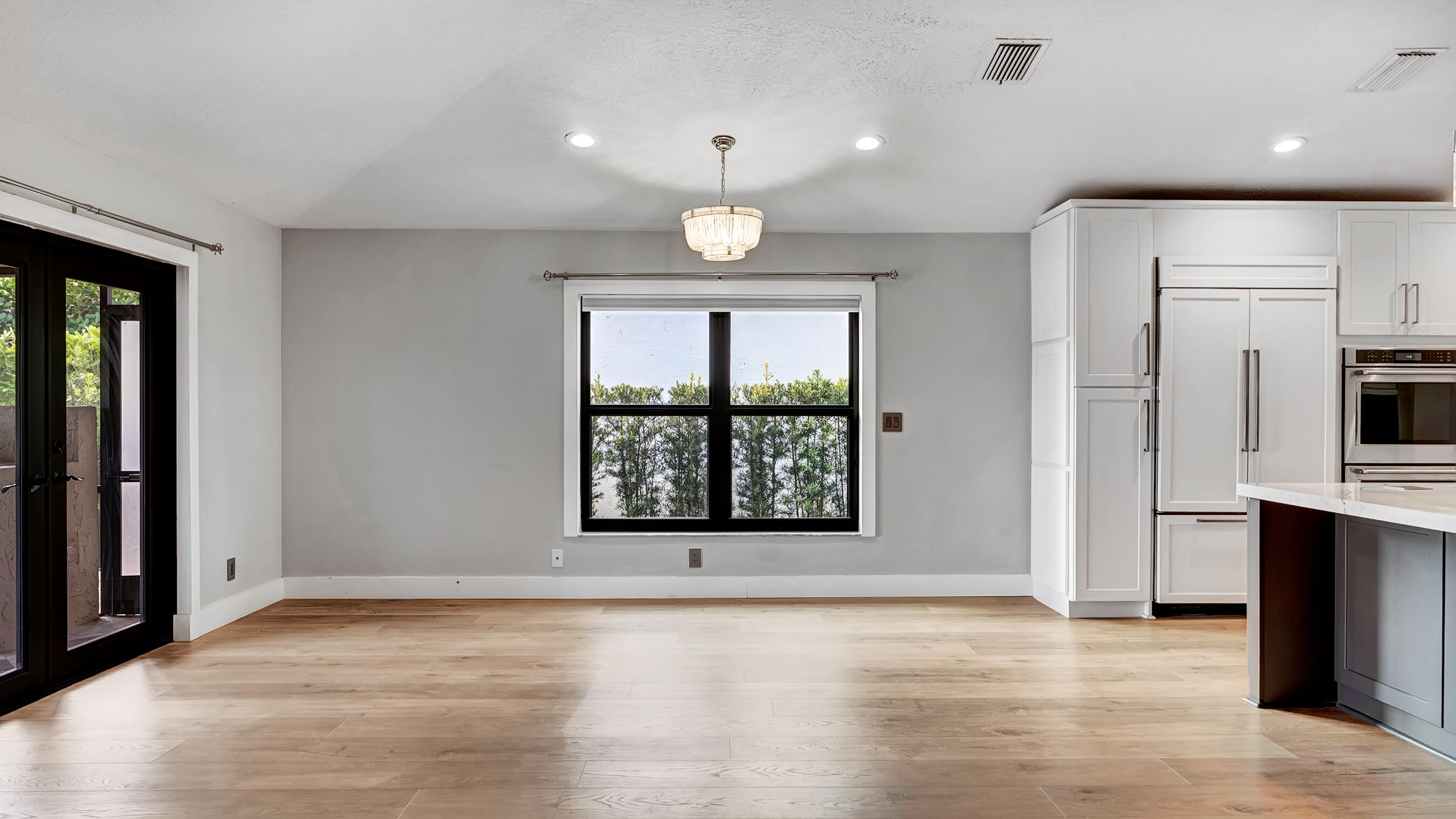 DELRAY LAKES - Residential