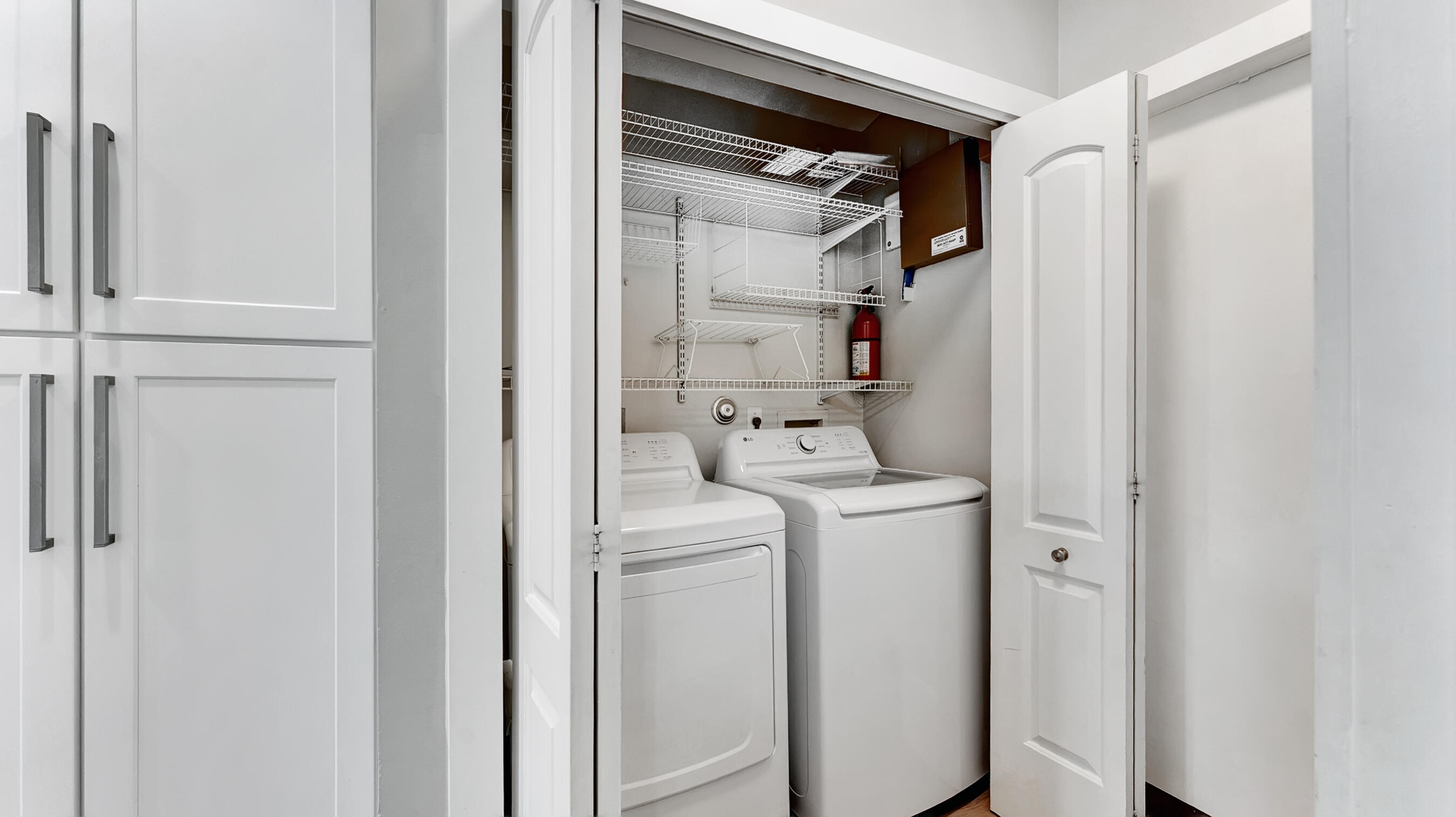 DELRAY LAKES - Residential