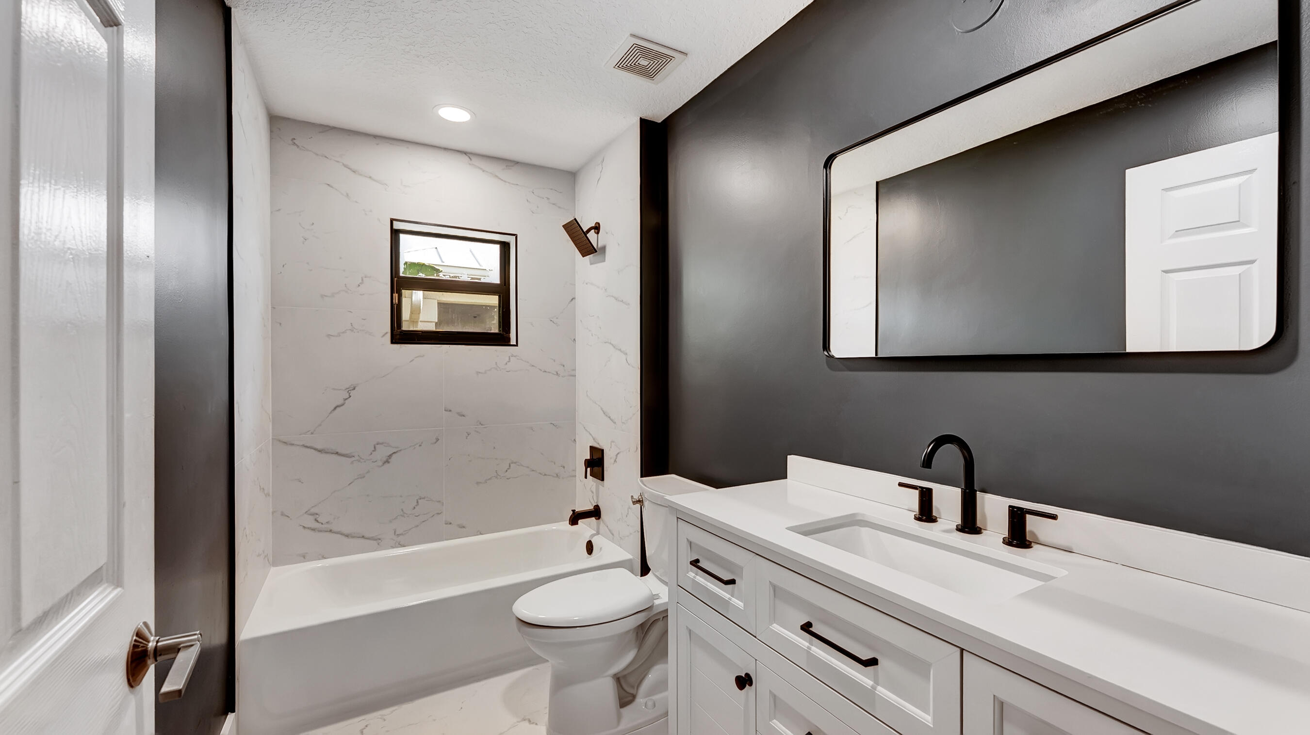 DELRAY LAKES - Residential