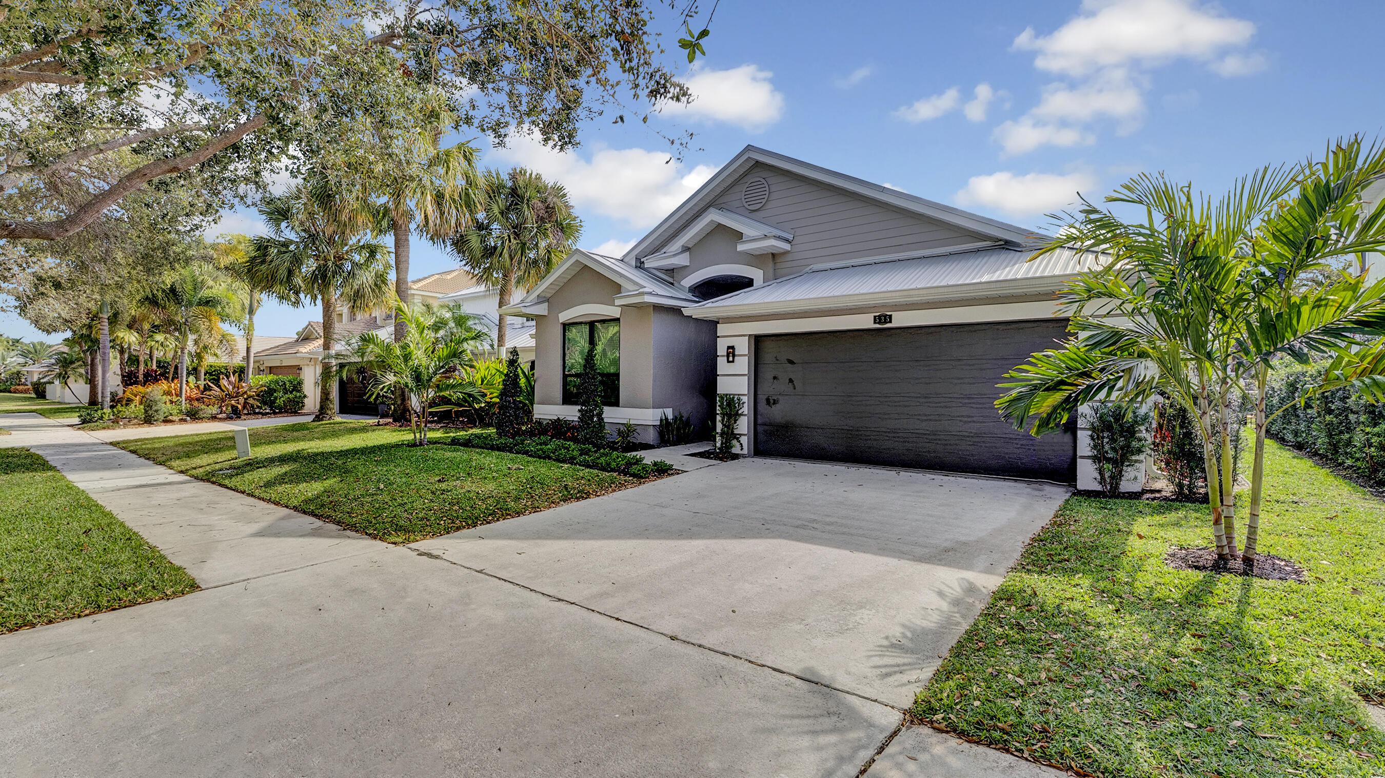 DELRAY LAKES - Residential