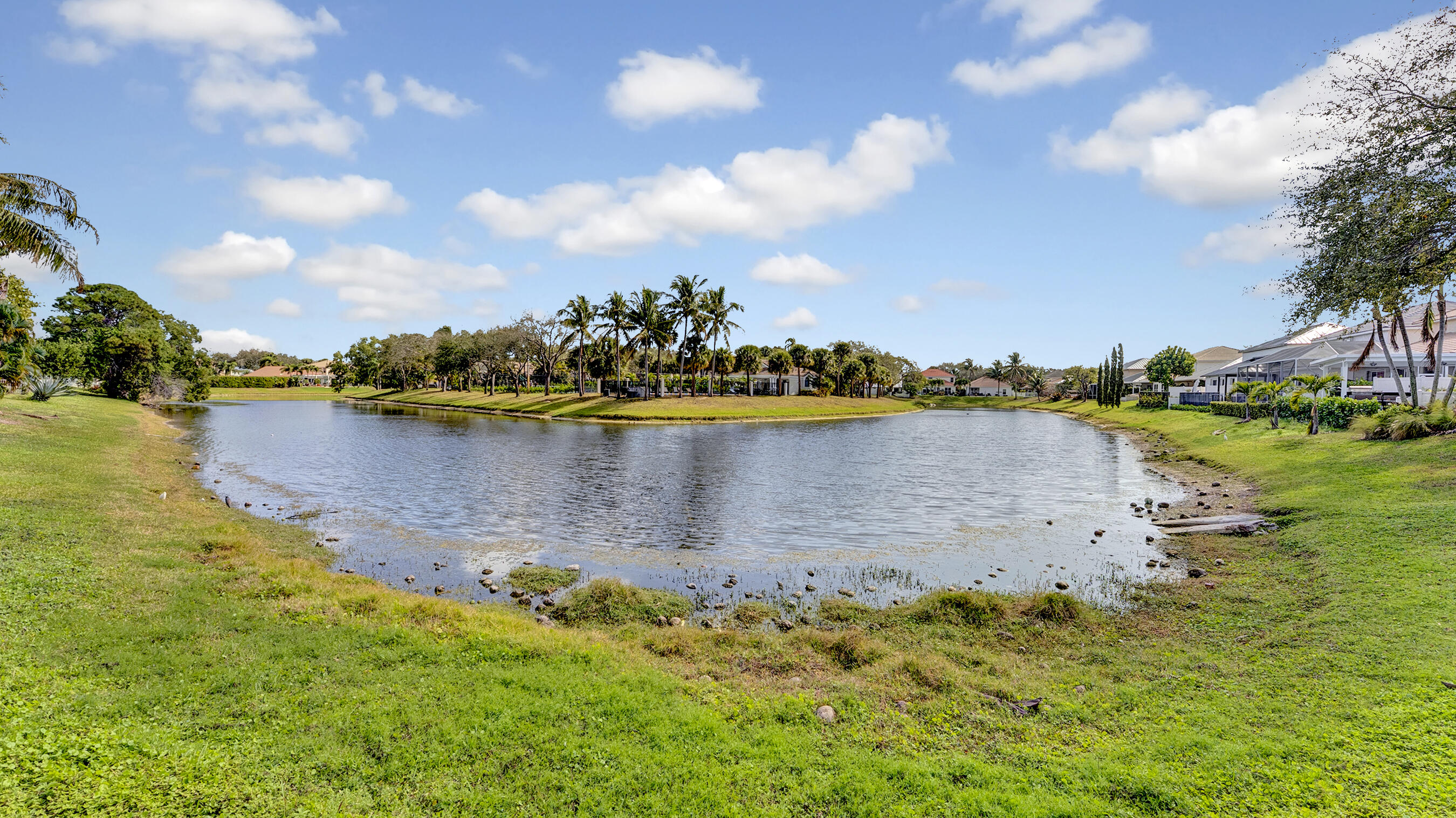 DELRAY LAKES - Residential