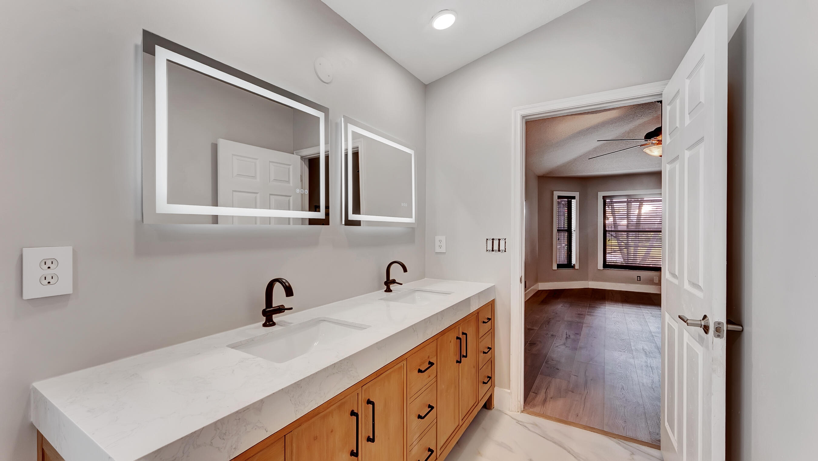 DELRAY LAKES - Residential