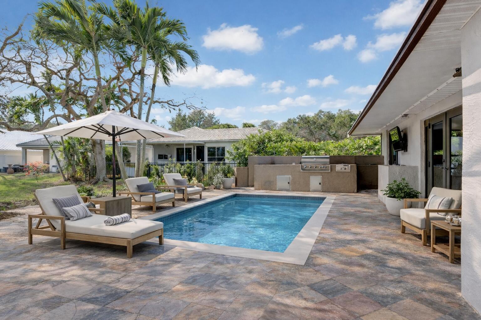 DELRAY LAKES - Residential