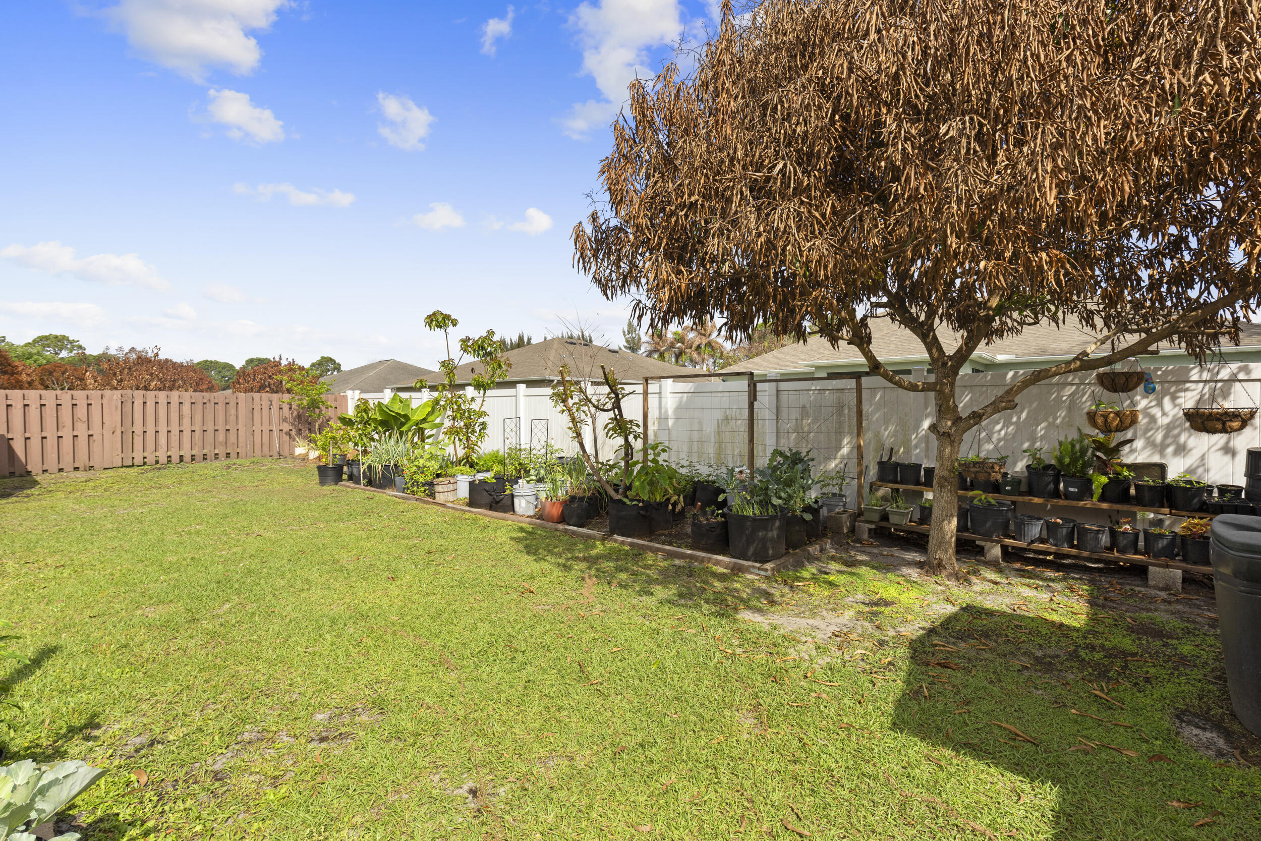 PORT ST LUCIE SECTION 48 1ST REPLAT - Residential