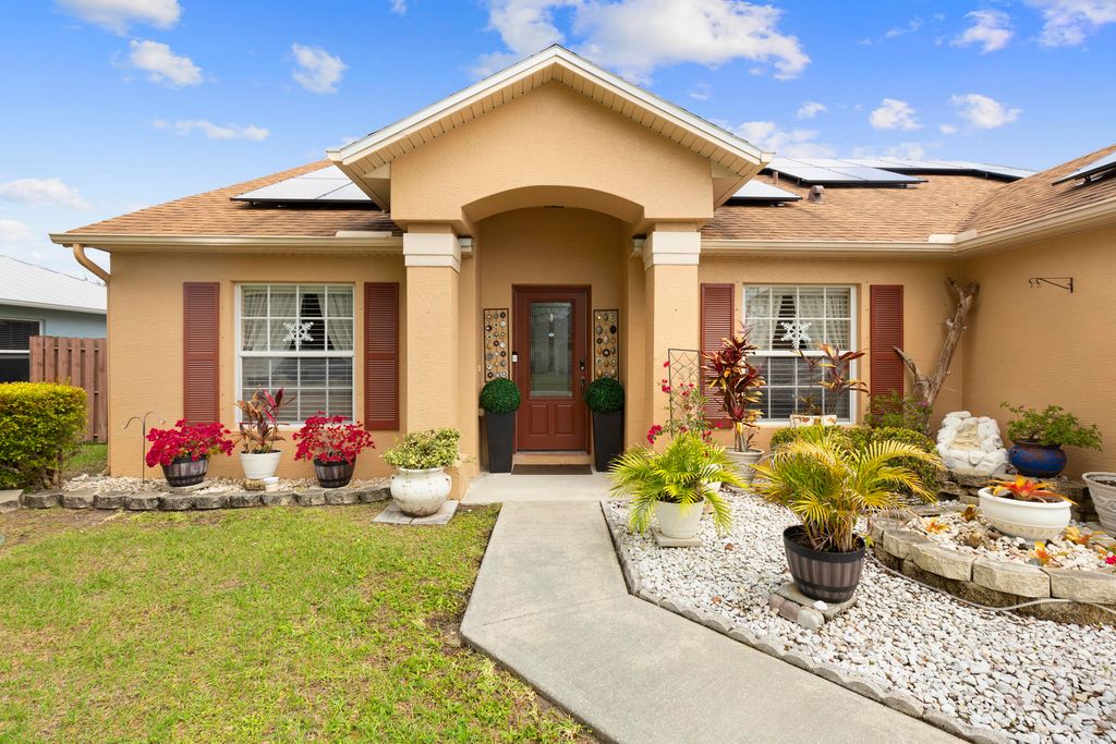 Photo of 6690 NW Pinson Court, Port Saint Lucie, FL 34983 (MLS # B26009673)