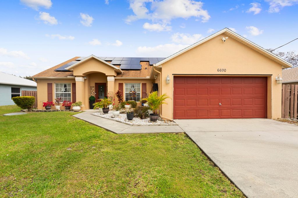 Photo of 6690 NW Pinson Court, Port Saint Lucie, FL 34983 (MLS # B26009673)