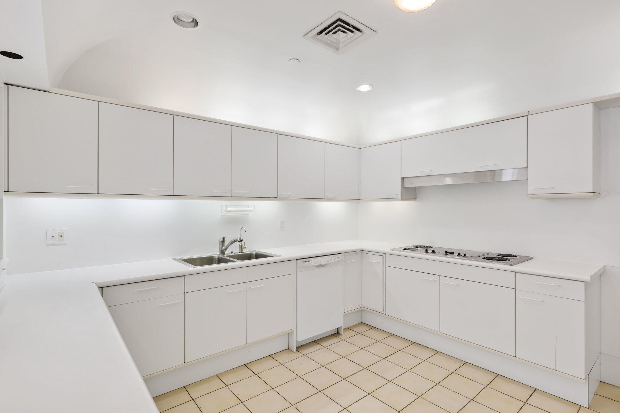 TWO NORTH BREAKERS ROW CONDO - Residential