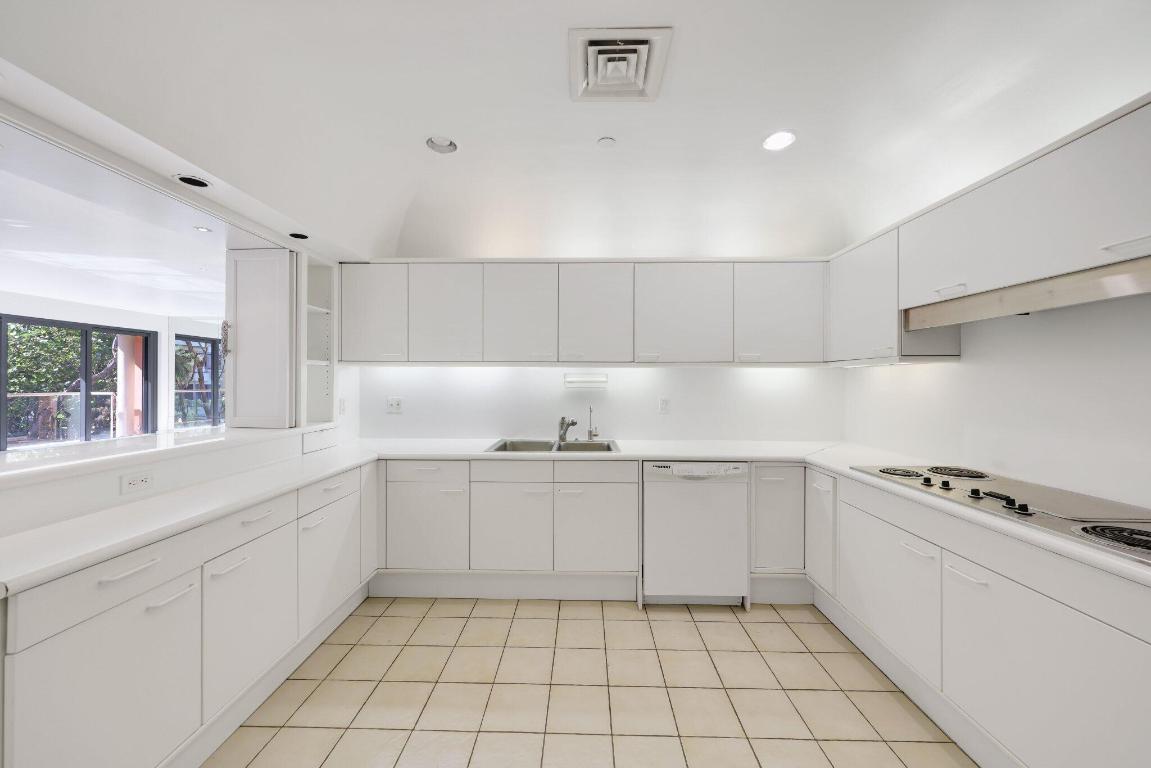 TWO NORTH BREAKERS ROW CONDO - Residential