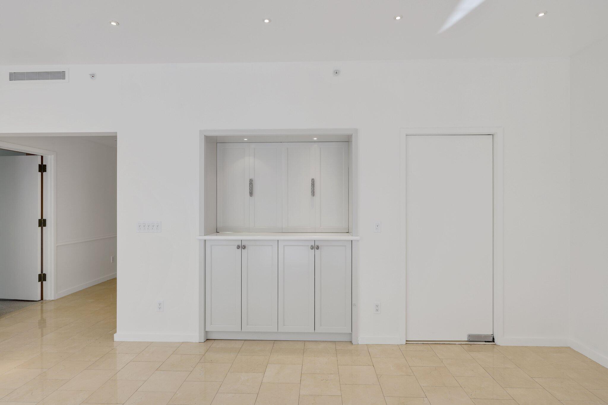 TWO NORTH BREAKERS ROW CONDO - Residential