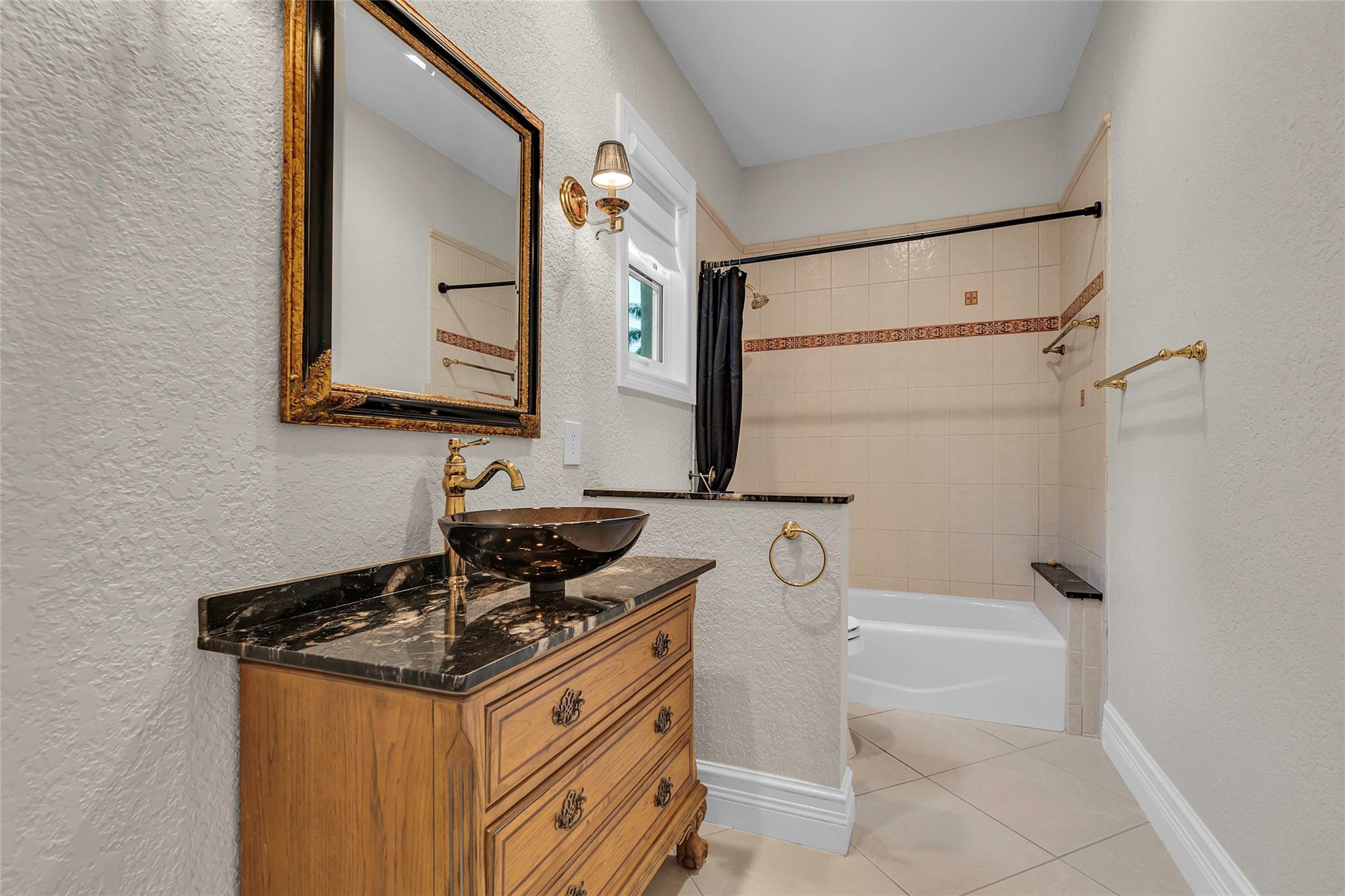 Photo 41 of 64 of 4670 W Leitner Dr house
