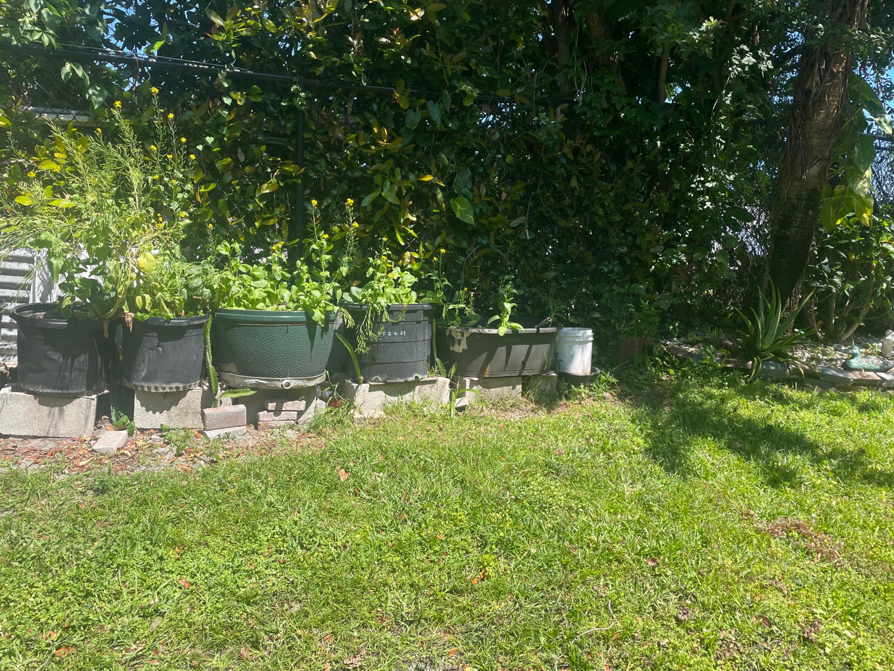 SUMMIT LAKE - Residential