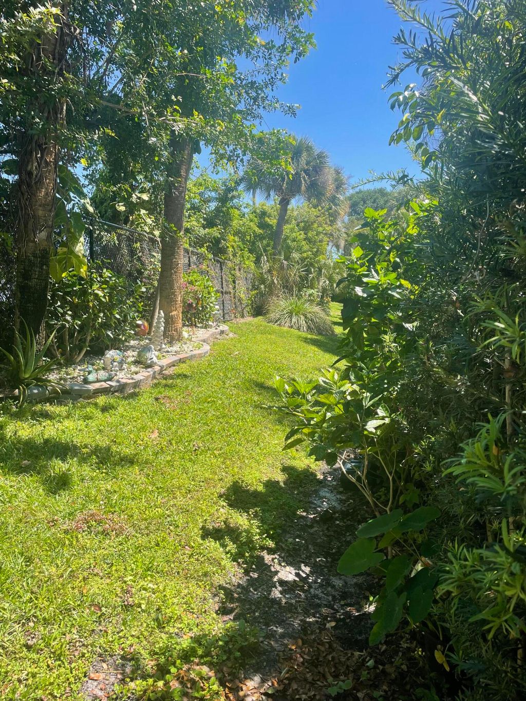 Photo of 804 Summit Lake Drive, West Palm Beach, FL 33406 (MLS # B26008343)