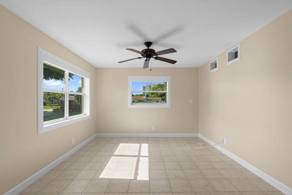 Photo of 615 NE 7th Avenue, Boynton Beach, FL 33435 (MLS # B26035089)