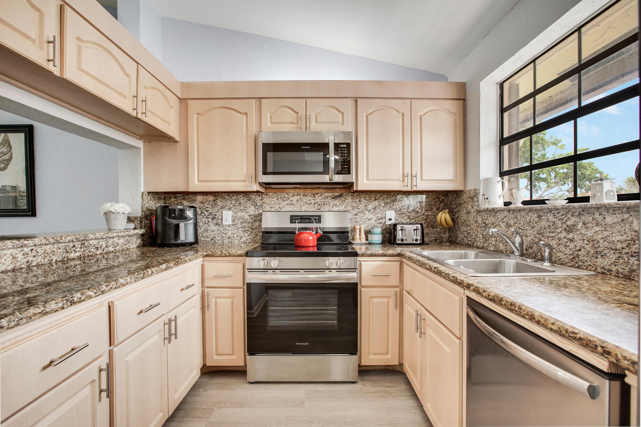 INDEPENDENCE BAY REPUBLIC SQUARE CONDO - Residential