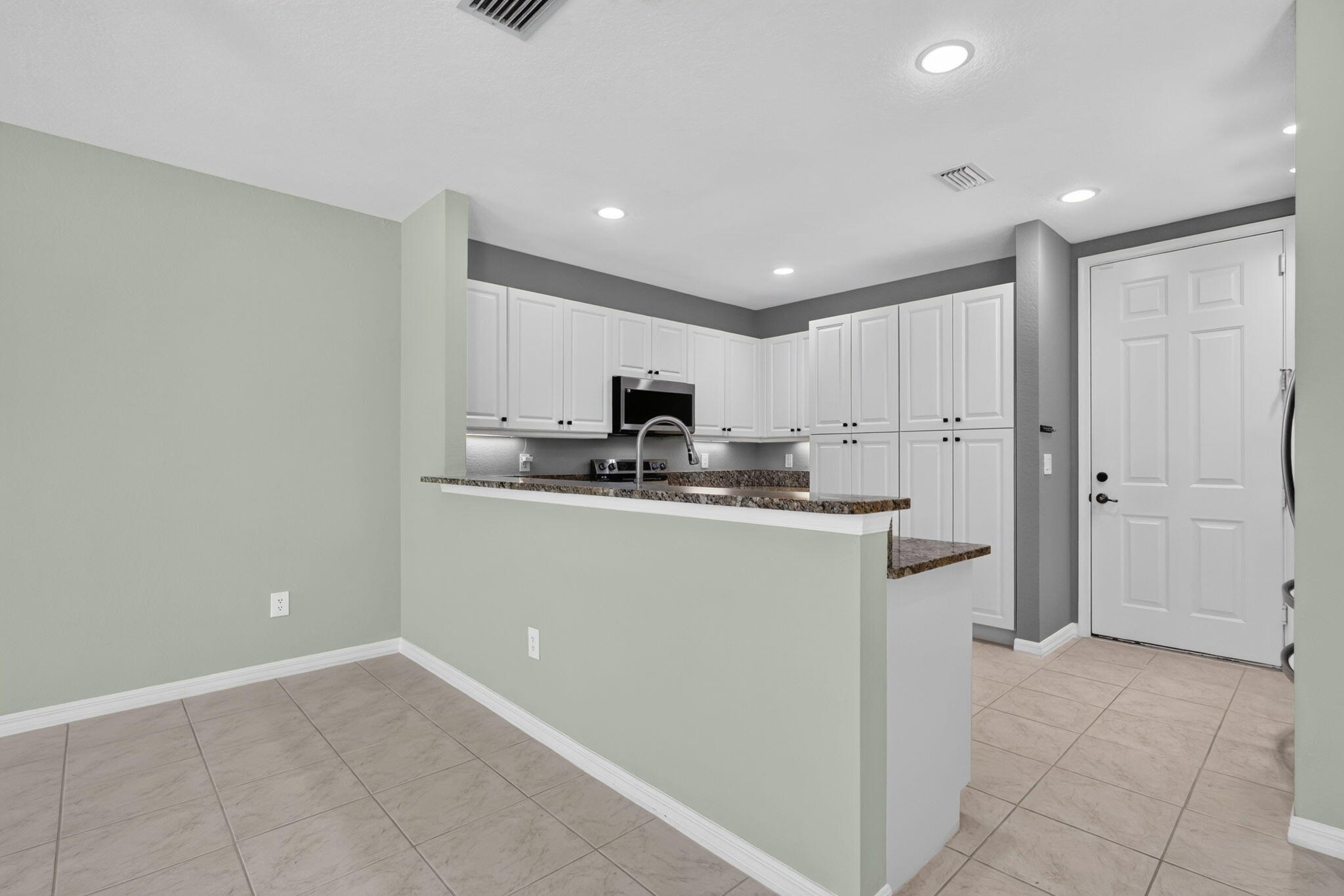 Properties | Stephanie Kaufman 1015 Ventnor Avenue 3A