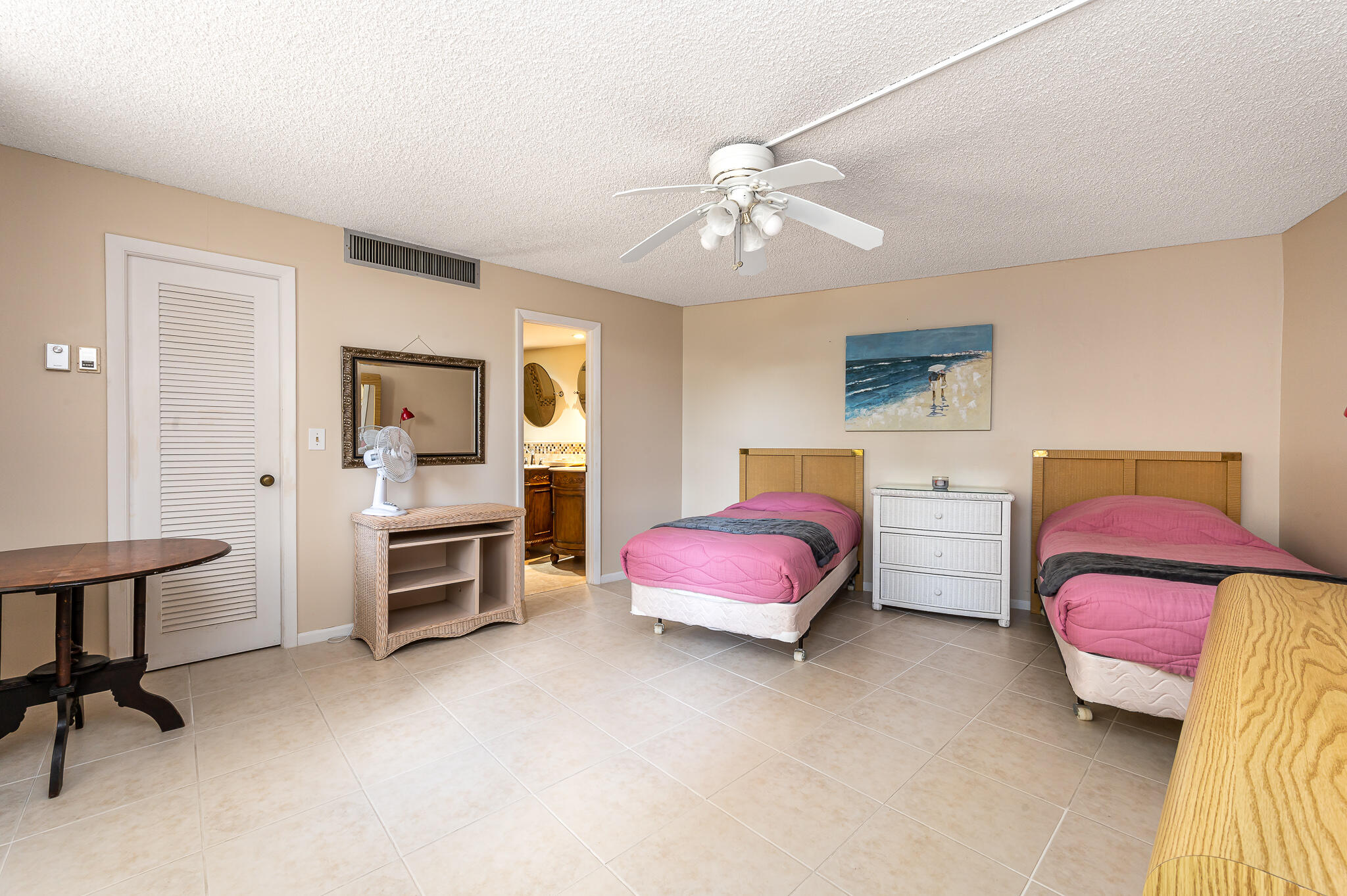 PHOENIX TOWERS CONDO - Residential