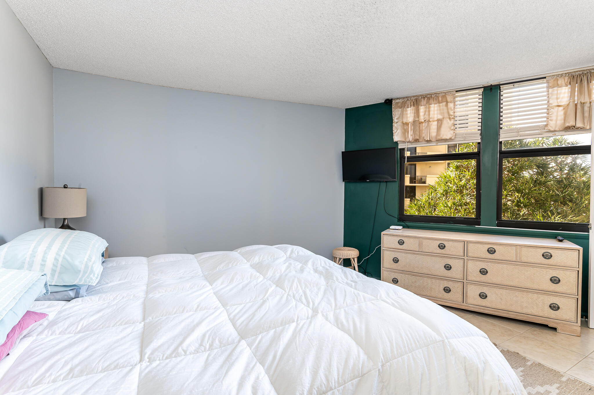PHOENIX TOWERS CONDO - Residential