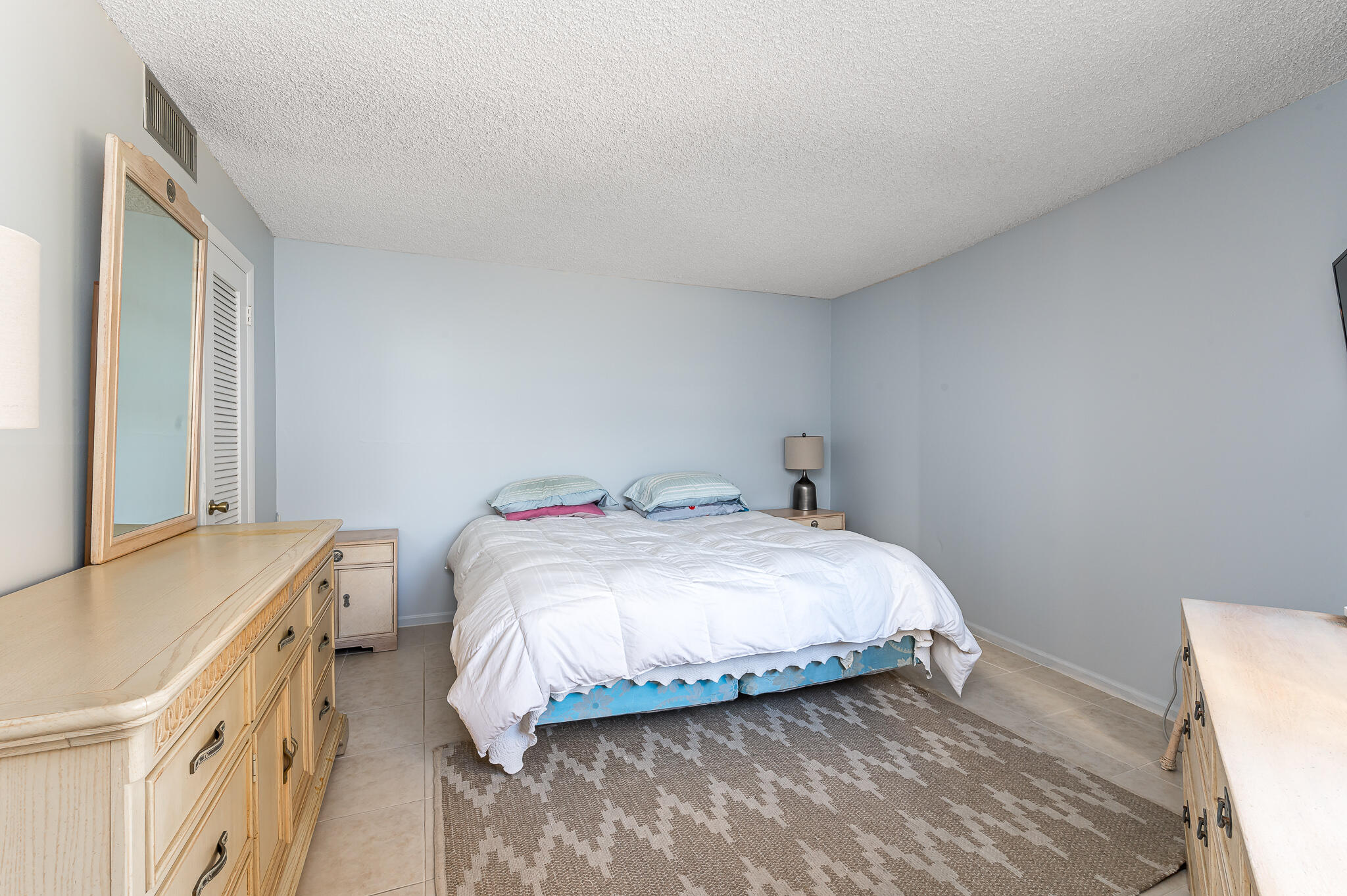 PHOENIX TOWERS CONDO - Residential