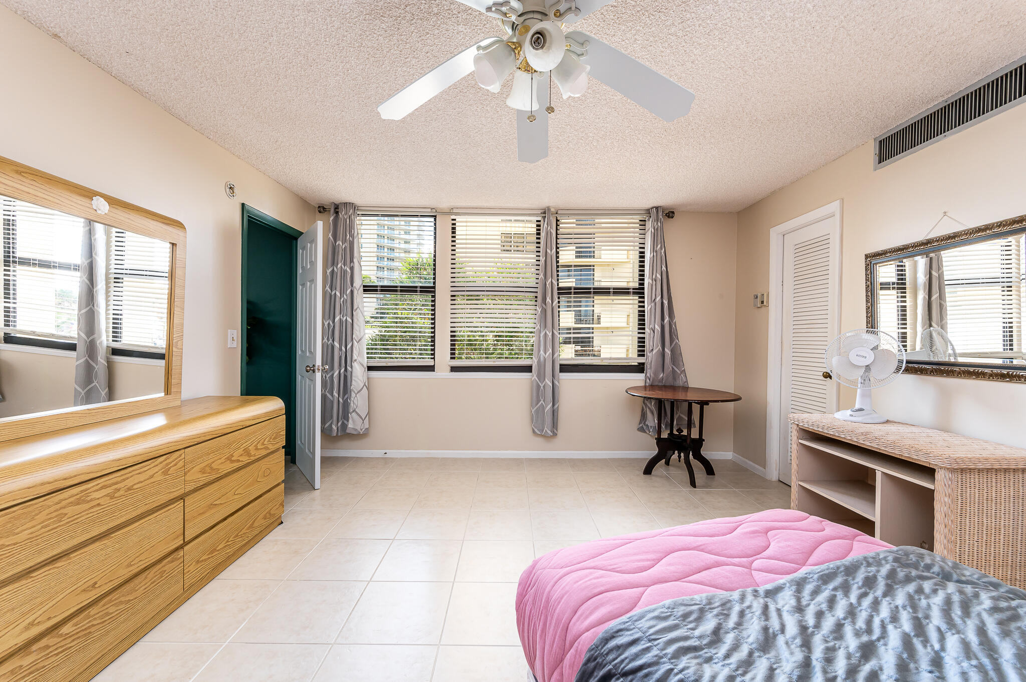 PHOENIX TOWERS CONDO - Residential