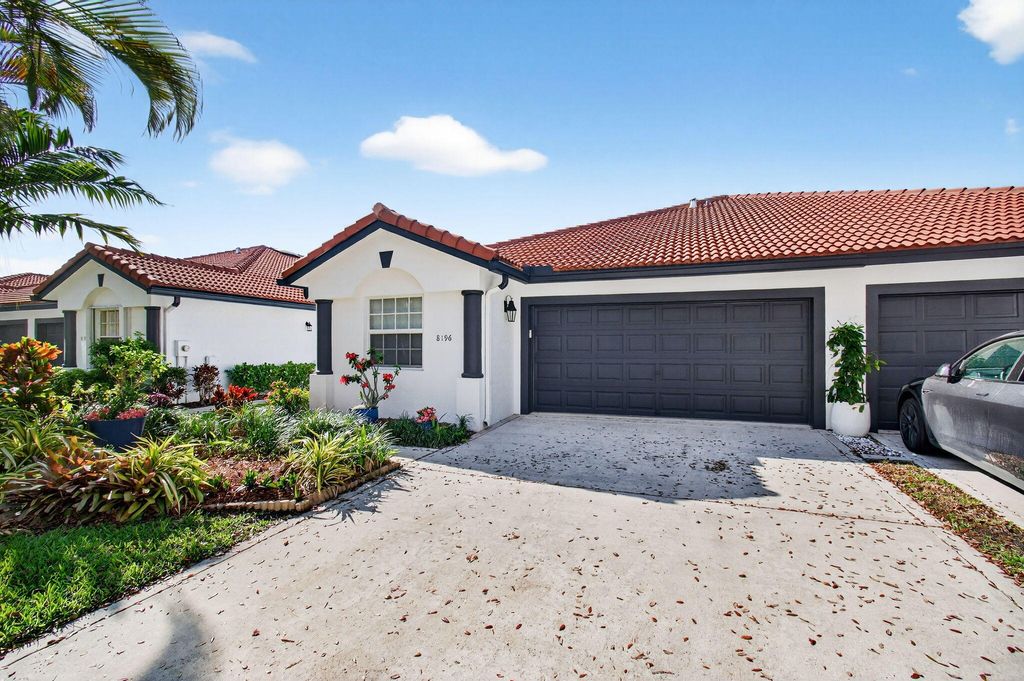 Photo of 8196 VÃ­a Di Veneto, Boca Raton, FL 33496 (MLS # B26005187)