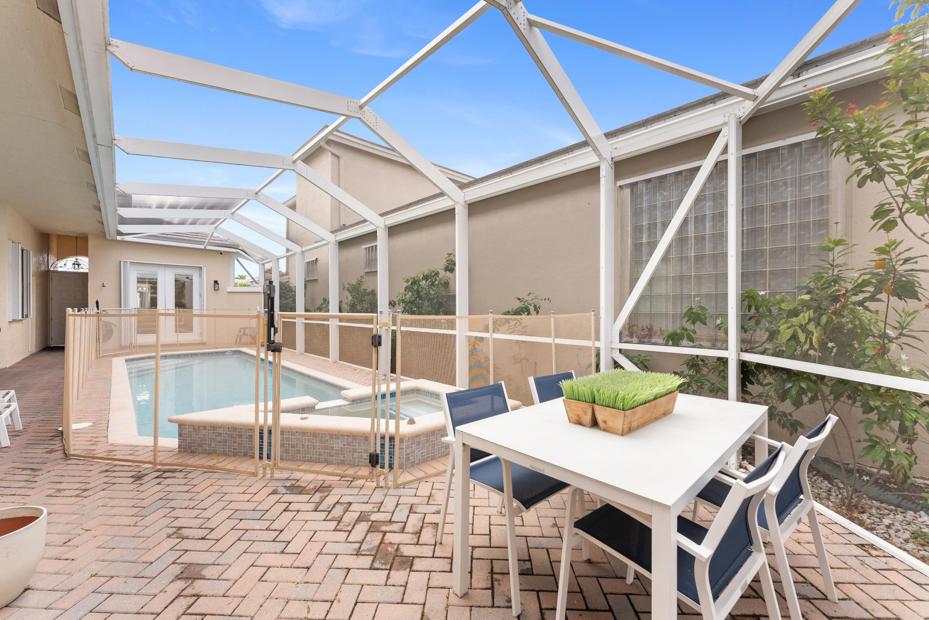 SOUTHAMPTON - Residential