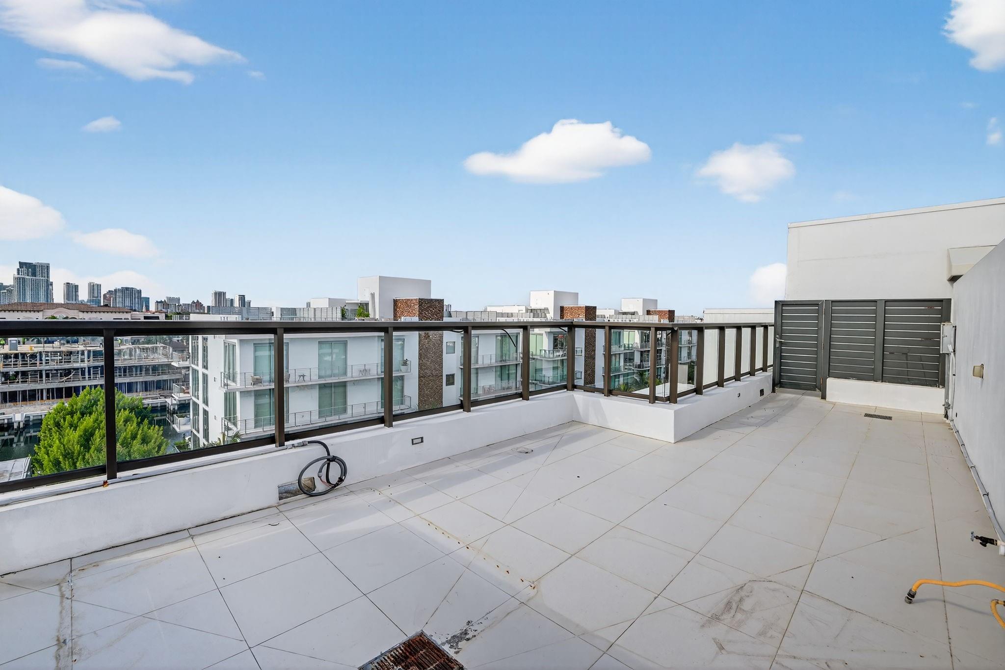 Aqualuna - Residential