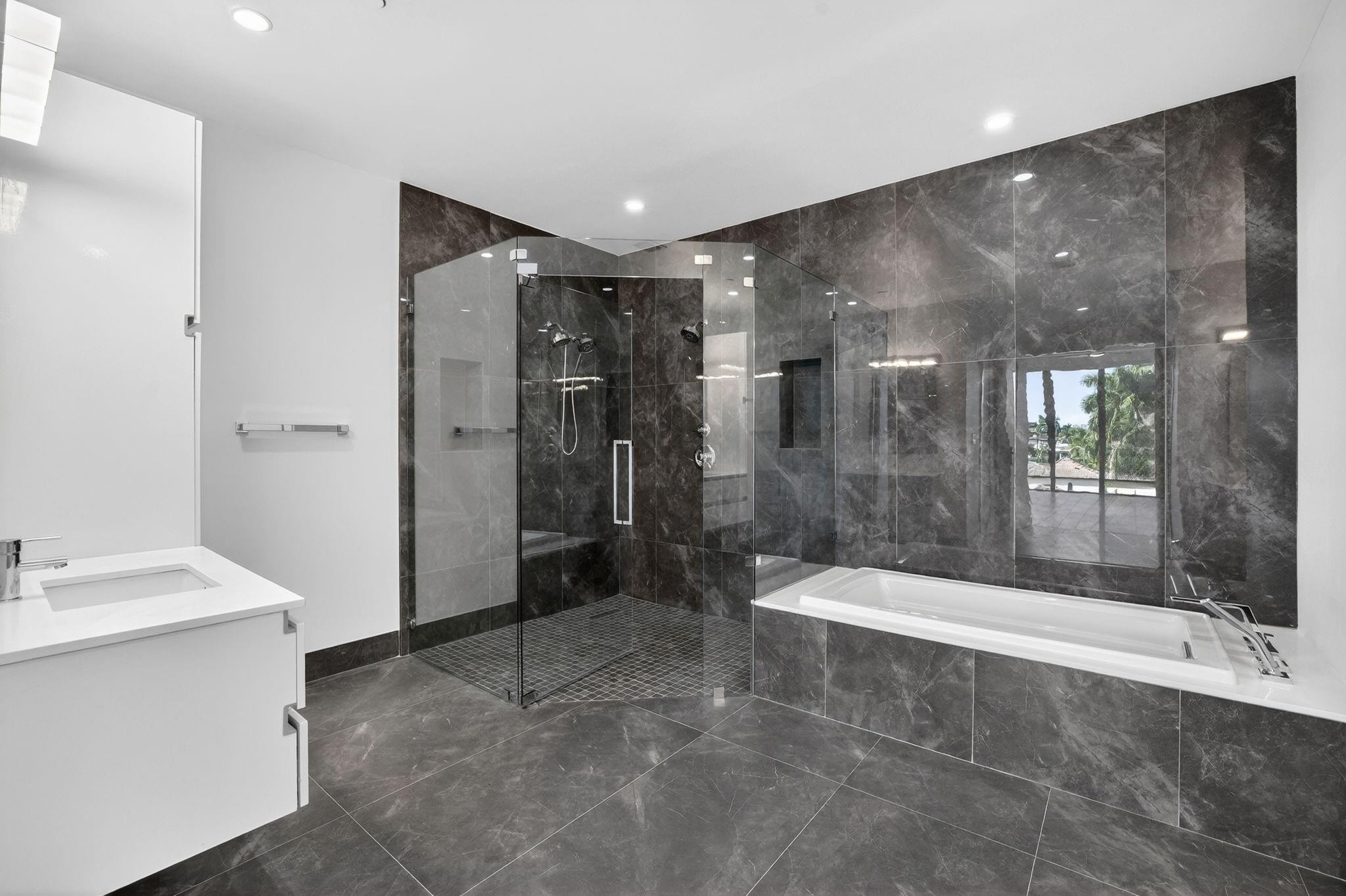 Aqualuna - Residential