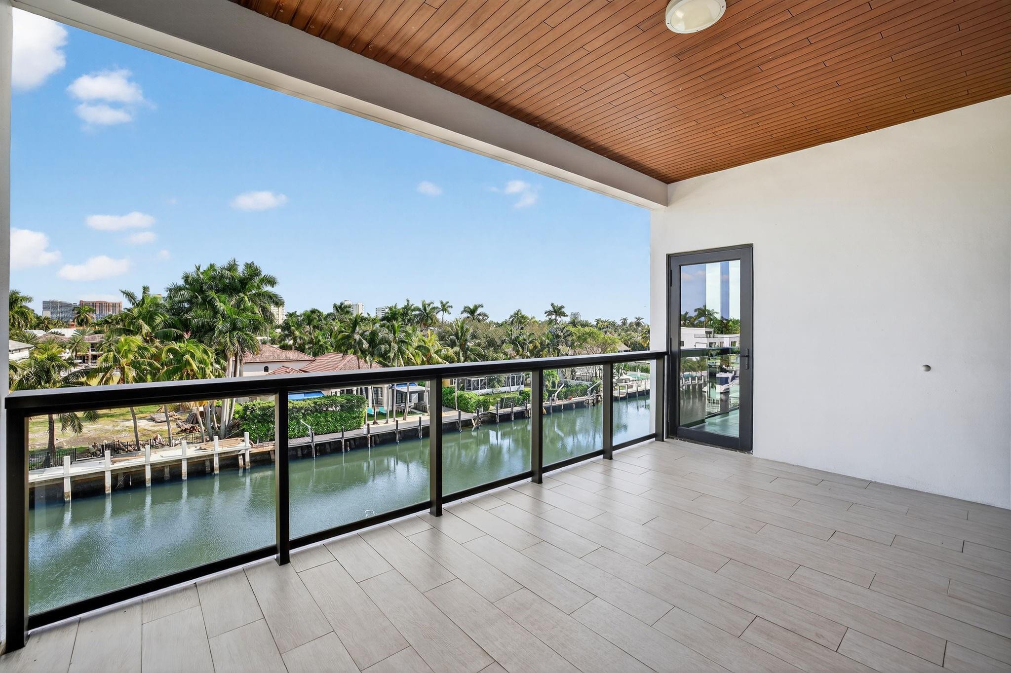 Aqualuna - Residential