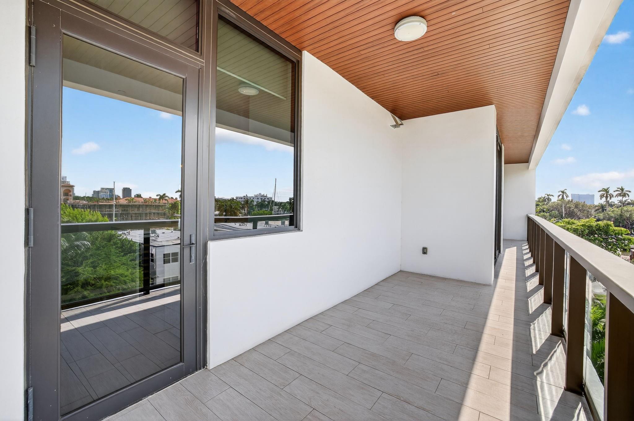 Aqualuna - Residential