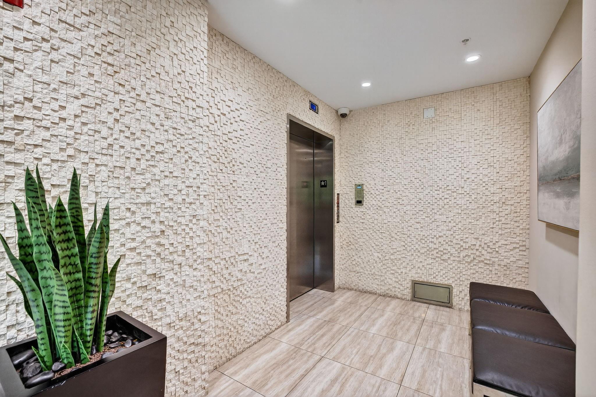 Aqualuna - Residential