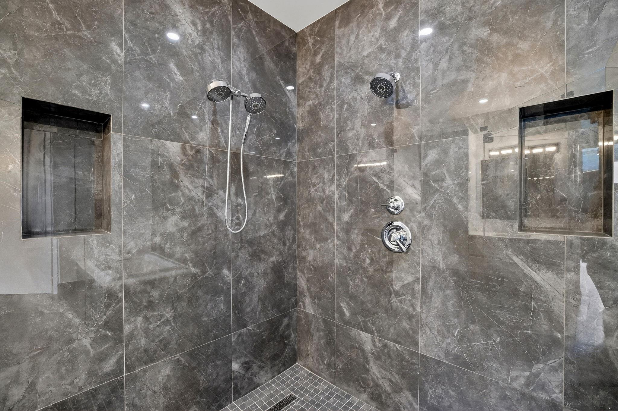 Aqualuna - Residential