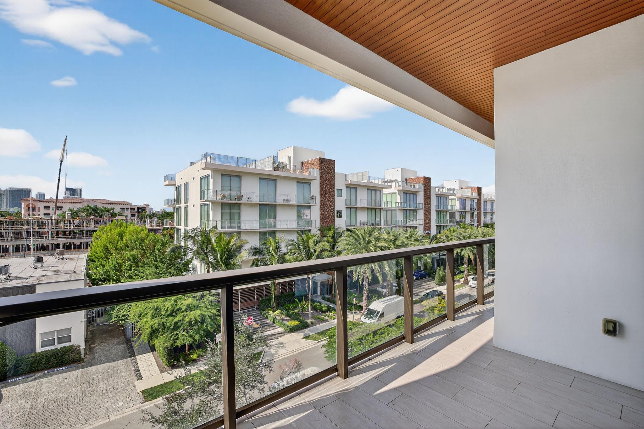 Aqualuna - Residential