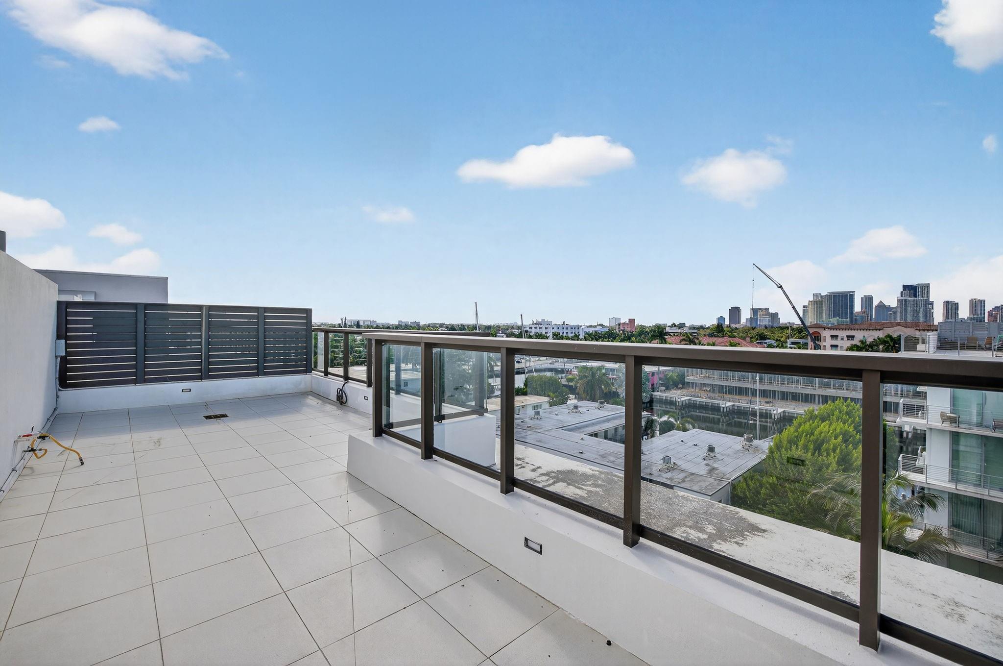 Aqualuna - Residential