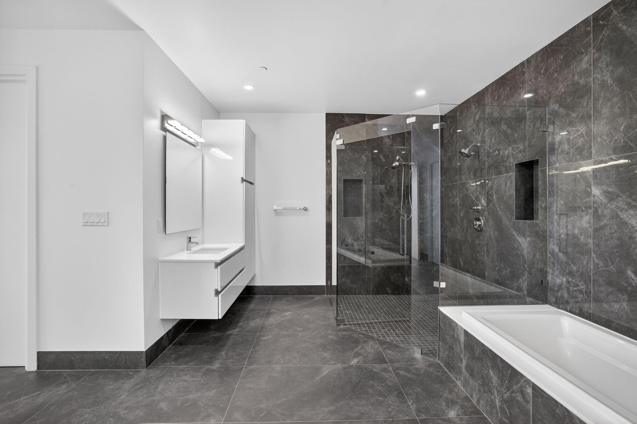 Aqualuna - Residential