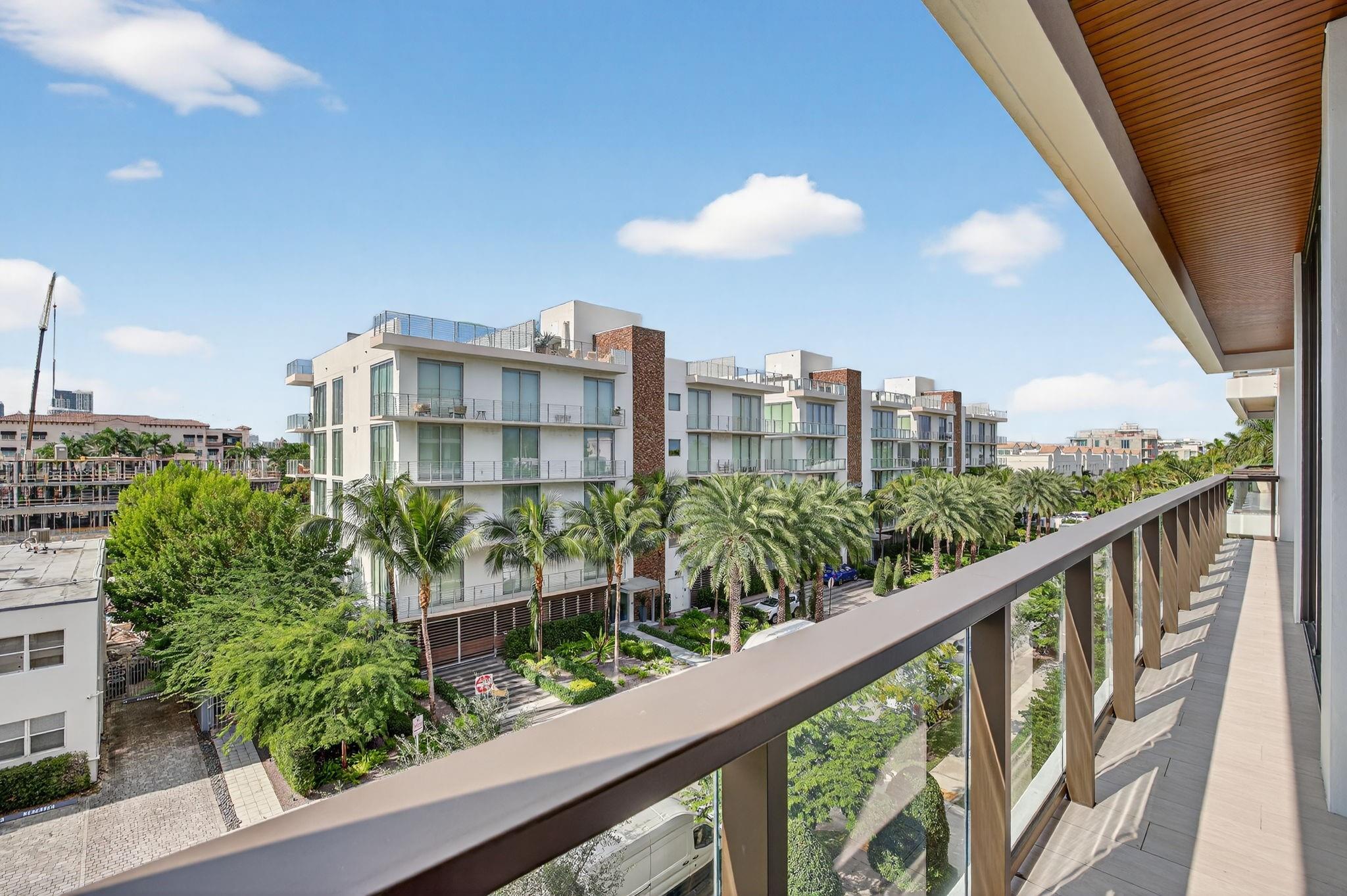 Aqualuna - Residential